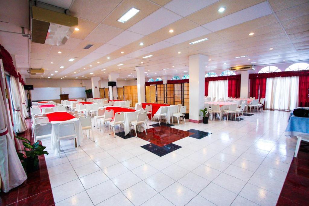 Bohol La Roca Hotel Totolan ภายนอก รูปภาพ