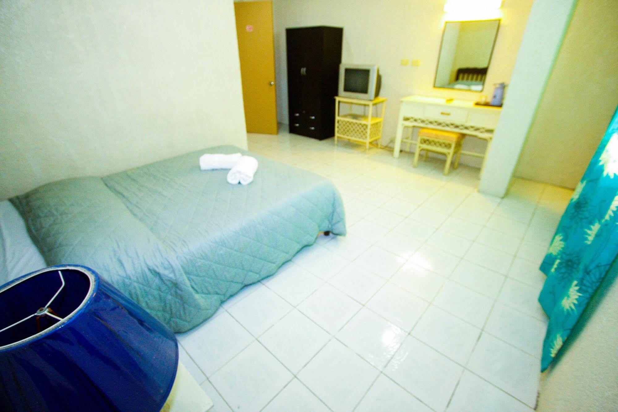 Bohol La Roca Hotel Totolan ภายนอก รูปภาพ