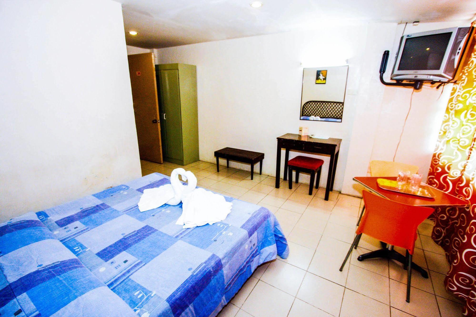 Bohol La Roca Hotel Totolan ภายนอก รูปภาพ